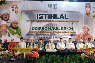 Acara Dzikro Haul ke 21 Abuya Sayyid Muhammad Alawi Al Maliki Al Hasani, serta halal bihalal, di Pesantren Al Azhaar, Kedungwaru, Kabupaten Tulungagung. (foto : al azhaar)