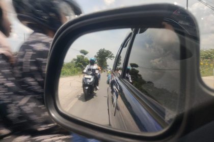 Suasana harus lalu lintas dari arah Duduksampeyan Gresik menuju ke Kota Lamongan. (Foto: Rois/siginews)