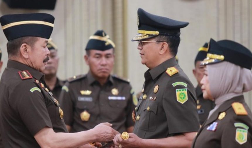 Kepala Kejaksaan Agung Burhanuddin saat melantik Kuntadi sebagai Kajati Lampung. (Foto : dok. Kejagung)