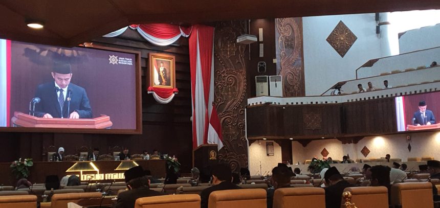 Sidang Paripurna agenda Raperda tentang Pertanggungjawaban Pelaksanaan APBD Tahun Anggaran 2024, di gedung DPRD Jatim, Jalan Indrapura, Surabaya, Rabu (28/5/2025).