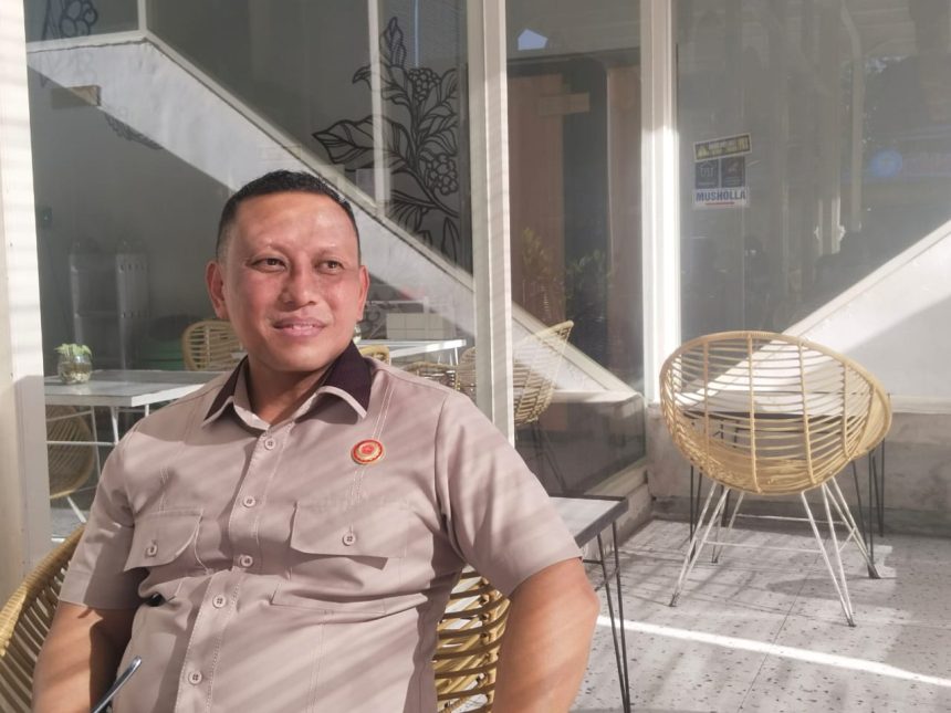 Rosadin Penglima GRIB Jaya Jatim dan juga kuasa hukum Tri Kumala Dewi