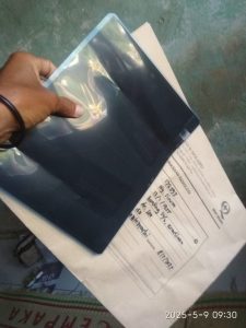 Usai kejadian, Mbah Sinem dibawa ke rumah sakit di Madiun untuk dilakukan rontgen. (Foto : dok. keluarga Sinem)