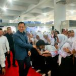 Menko Infrastruktur dan Pembangunan Kewilayahan RI, Dr. Agus Harimurti Yudhoyono, M.Sc., M.P.A., M.A disambut antusias oleh mahasiswa dan mahasiswi baru ITS di kampus ITS Surabaya. (Foto : jero/siginews.com)