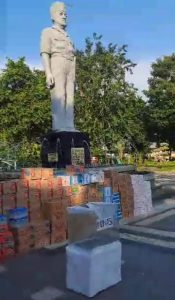 Sekitar subuh pada Senin (25/8/2025) dinihari, posko dirusak dan diambil. Kotak donasi dari kaca juga dipecah dan uangnya dicuri. (foto: Ang)