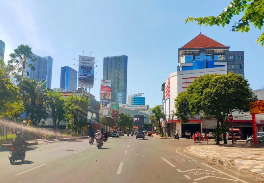 Suasana di Jalan Basuki Rahmat, Surabaya, pada Sabtu (30/8/2025) siang. (foto-foto : jero/siginews.com)