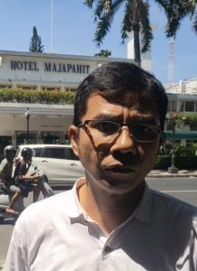 Trio Marpaung 'aktivis '98 Jatim Bersatu untuk Indonesia Adil & Makmur'. (foto : jero)