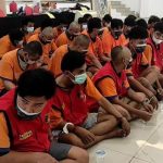 Para pelaku kerusuhan di Kota Surabaya diamankan di Polrestabes Surabaya. (foto: jero)