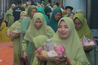 Peringatan Maulid Nabi Muhammad S.A.W disambut meriah berbagai warga di Surabaya. (foto-foto : jero/siginews.com)