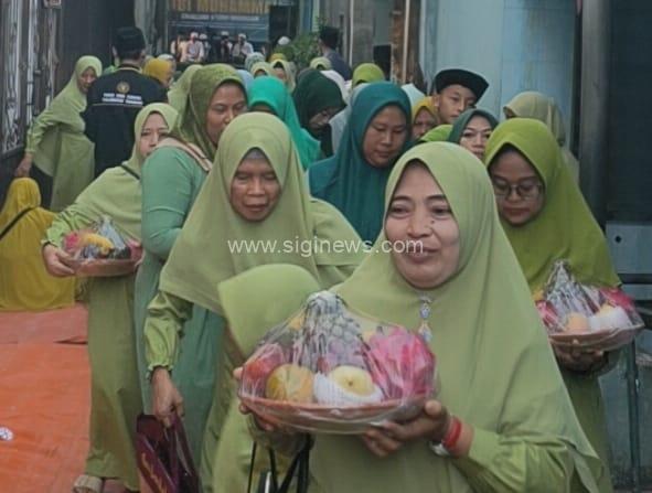 Peringatan Maulid Nabi Muhammad S.A.W disambut meriah berbagai warga di Surabaya. (foto-foto : jero/siginews.com)